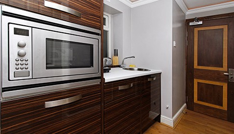 How to furnish a small and narrow rectangular kitchen?
