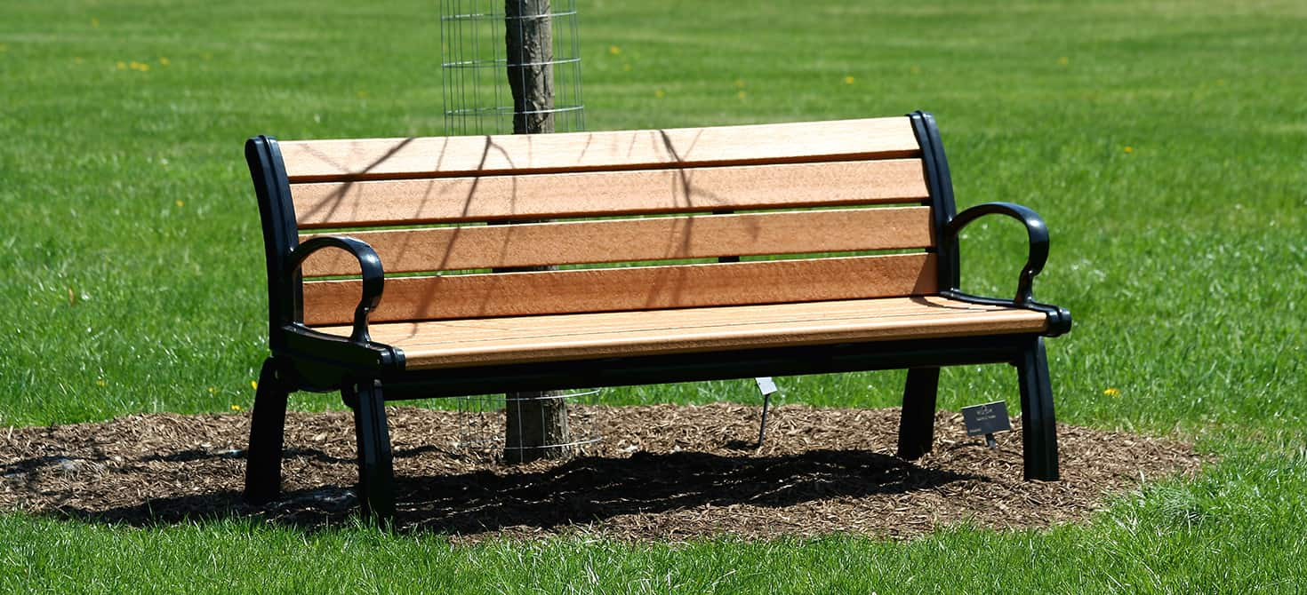 How to choose a garden bench