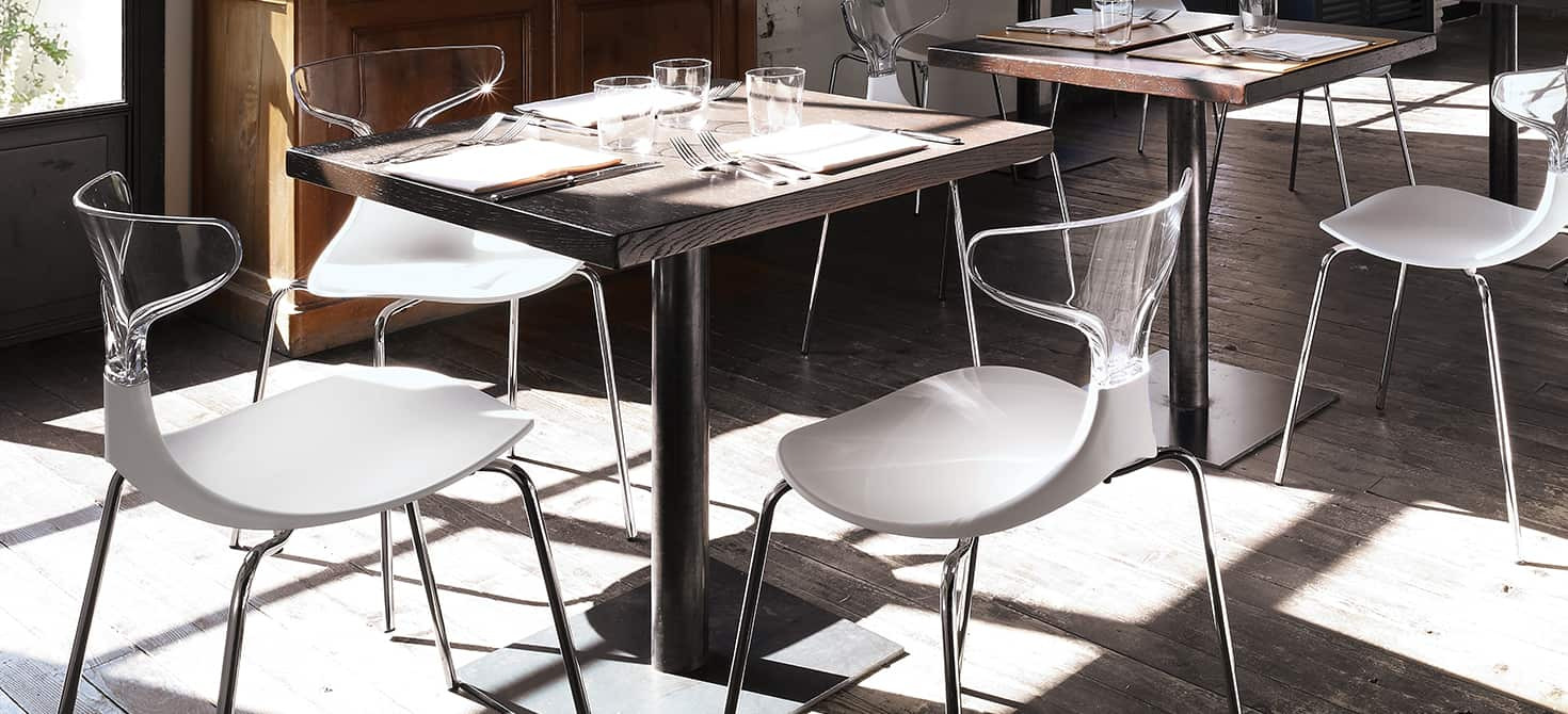 Tavolini da bar, quale materiale è il migliore per farli durare?