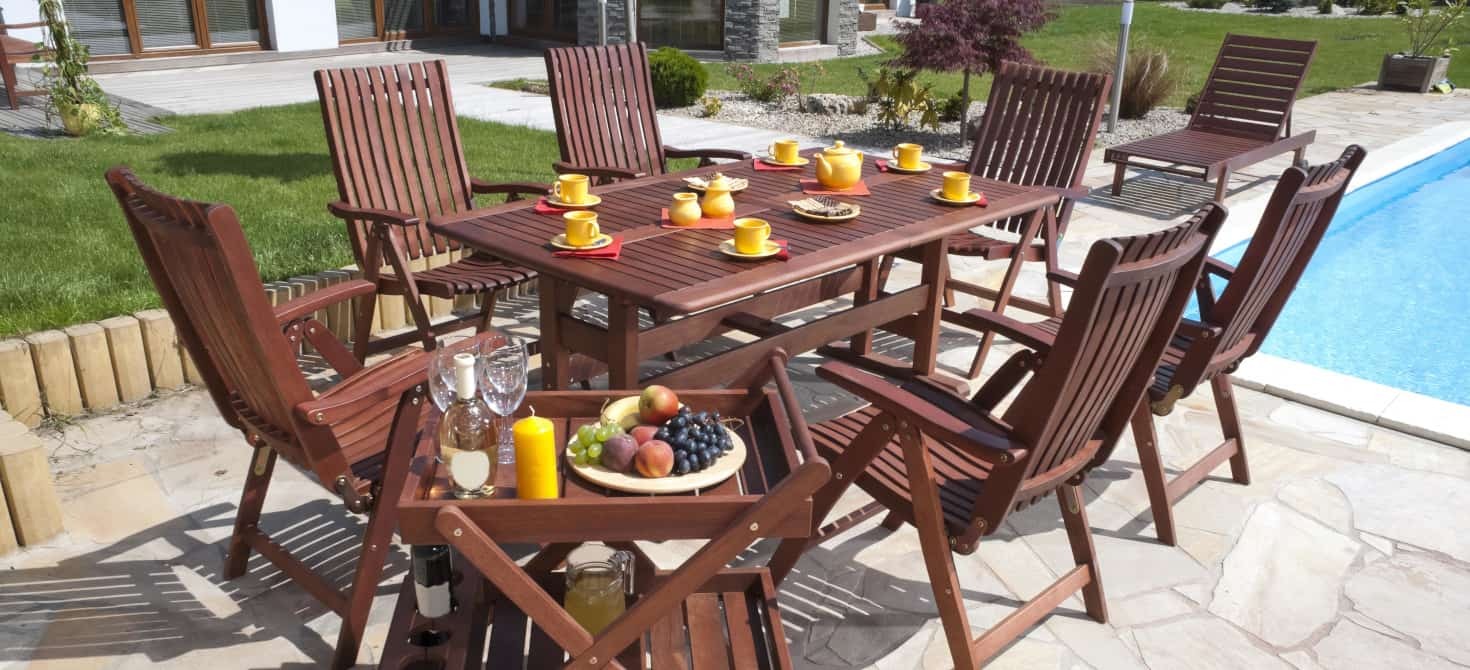 How to choose the right garden table